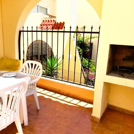 펜션 Fantastic 3 Bedrooms Mareverde, Wifi Free 아데제