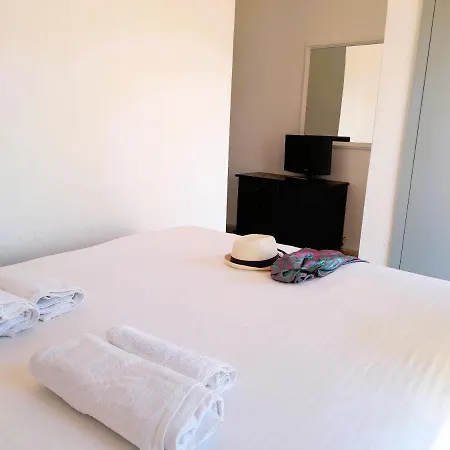 펜션 Fantastic 3 Bedrooms Mareverde, Wifi Free 아데제