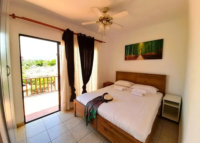 Fantastic 3 Bedrooms Mareverde, Wifi Free Holiday home *