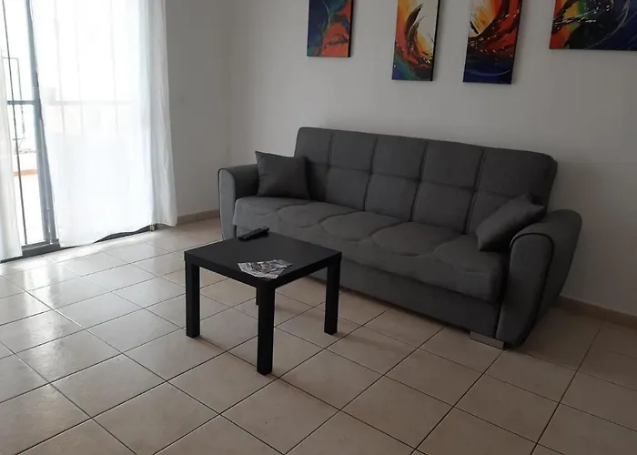 Fantastic 3 Bedrooms Mareverde, Wifi Free Nyaraló